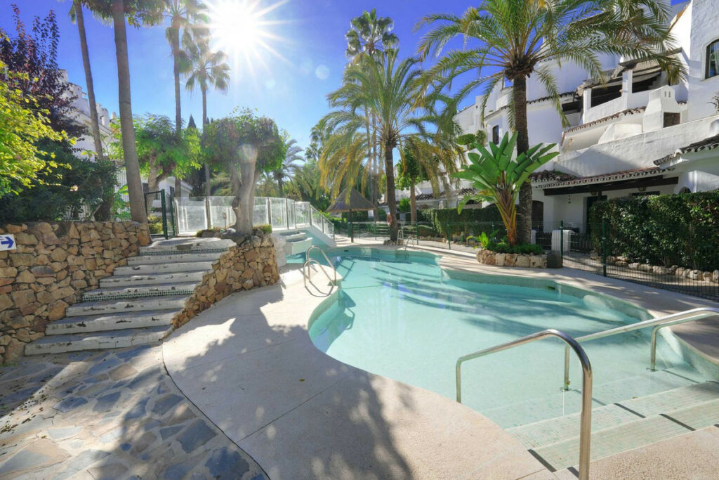 Middle Floor Apartment Elviria Málaga - image 31