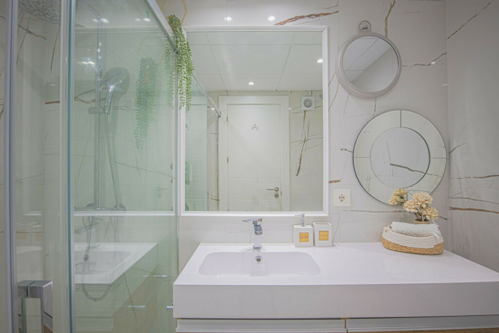 Middle Floor Apartment Estepona Málaga - image 33