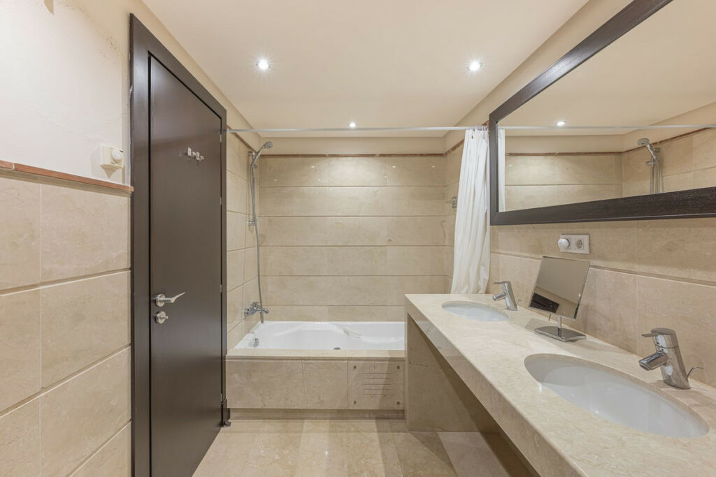 Semi-Detached House Benahavís Málaga - image 22