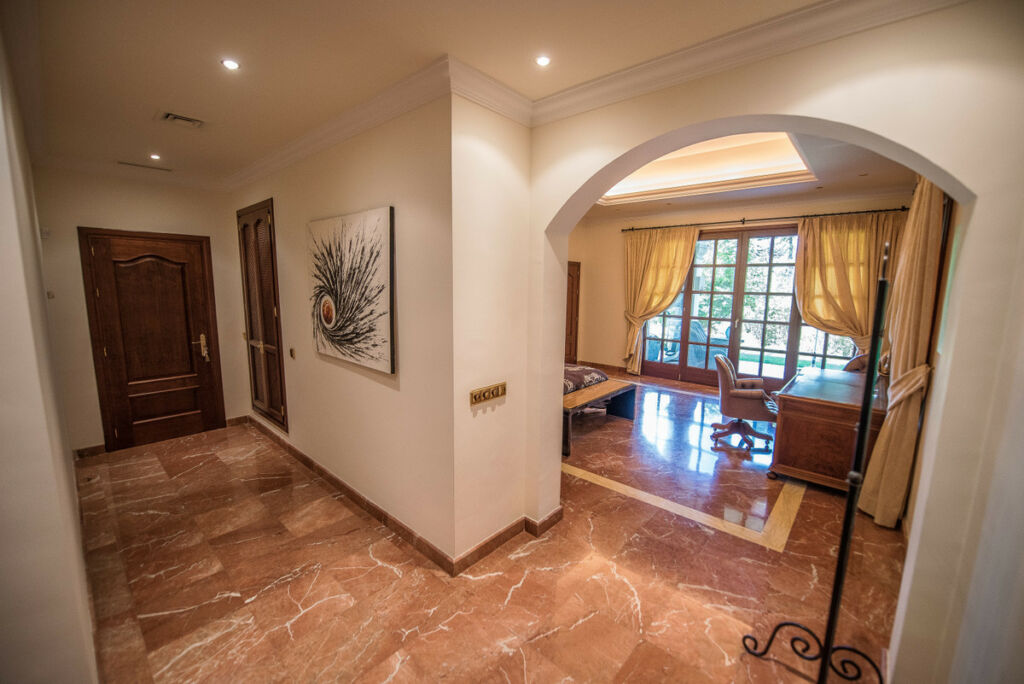 Detached Villa La Zagaleta Málaga - image 34