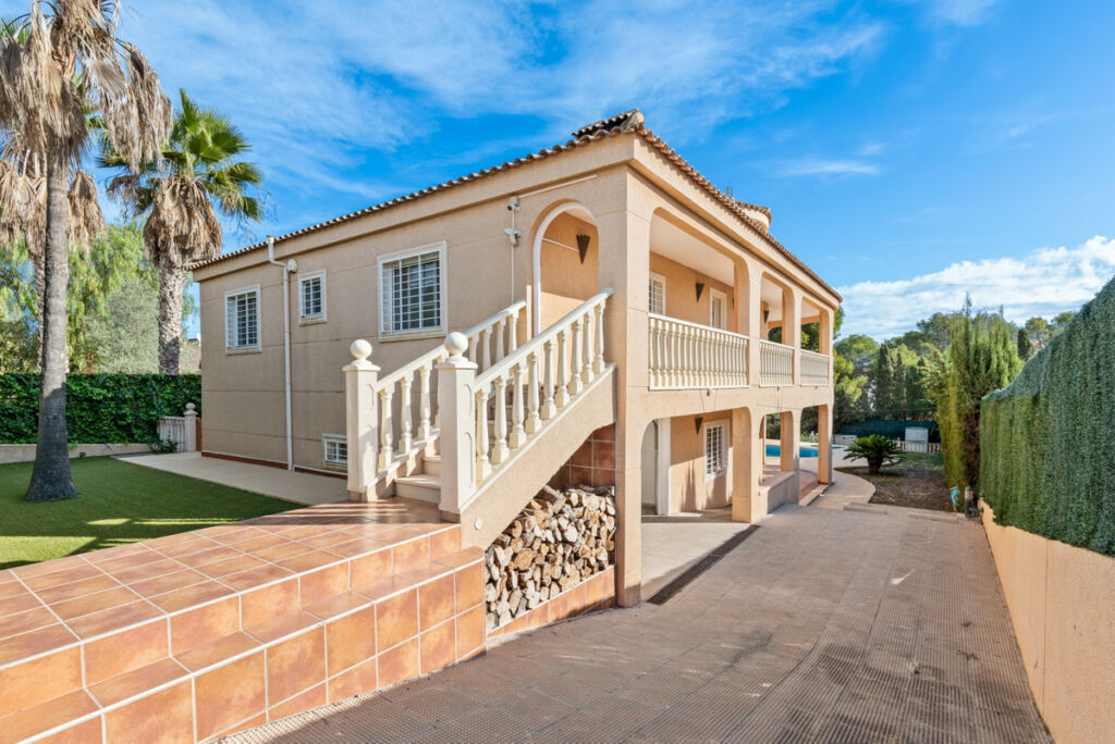 Detached Villa Los Balcones Alicante - image 35