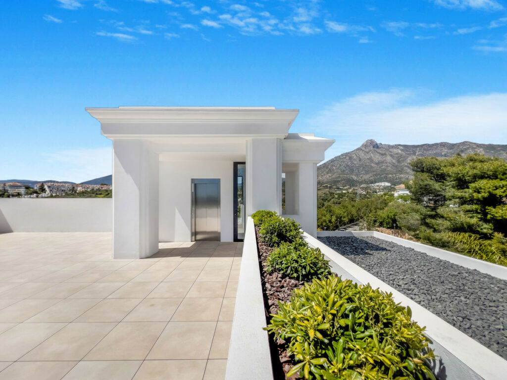 Detached Villa The Golden Mile Málaga - image 58