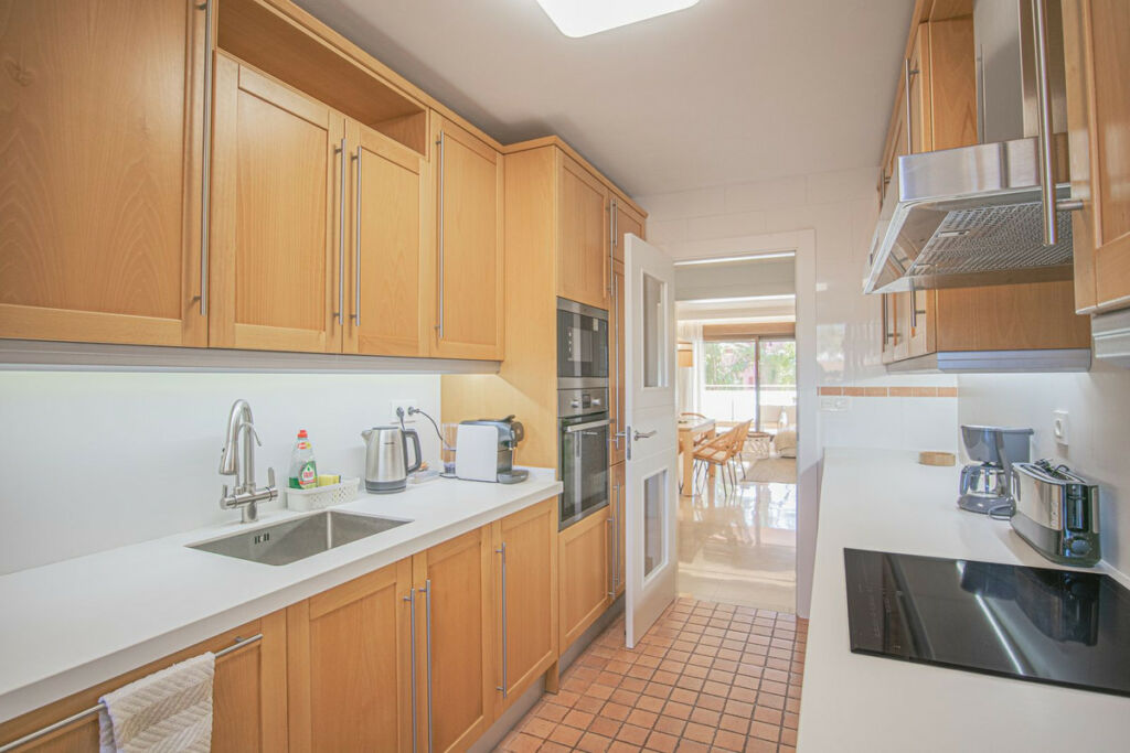 Middle Floor Apartment Estepona Málaga - image 39