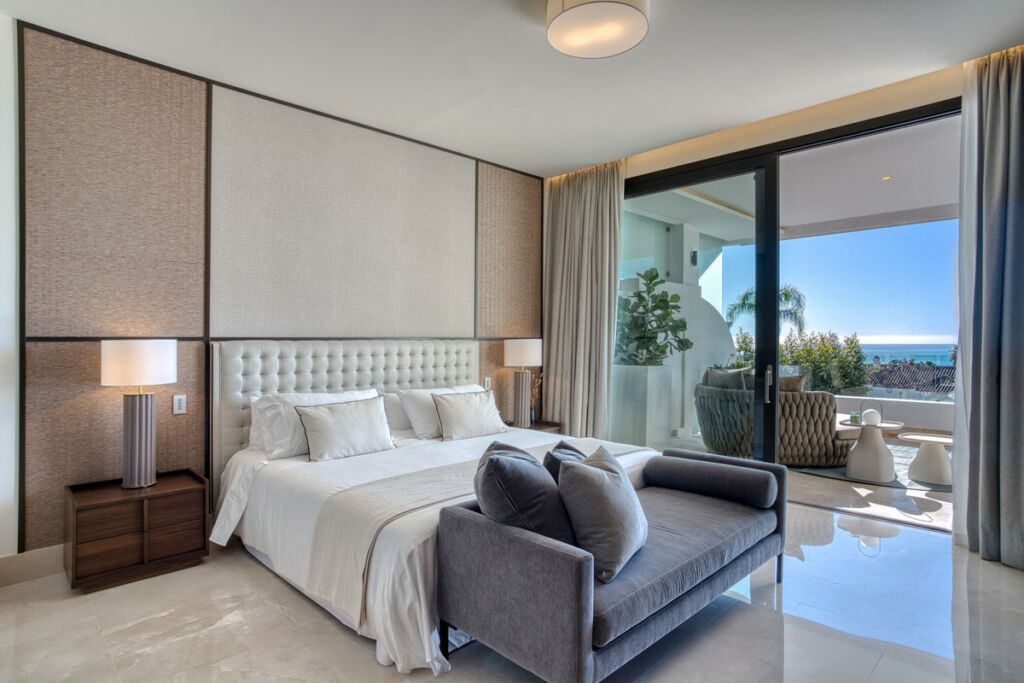 Ground Floor Apartment The Golden Mile Málaga - image 9