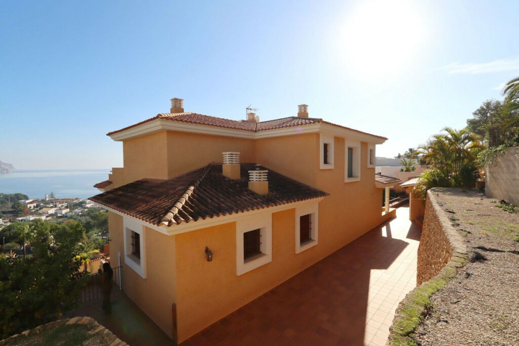 Detached Villa Altea Alicante - image 4