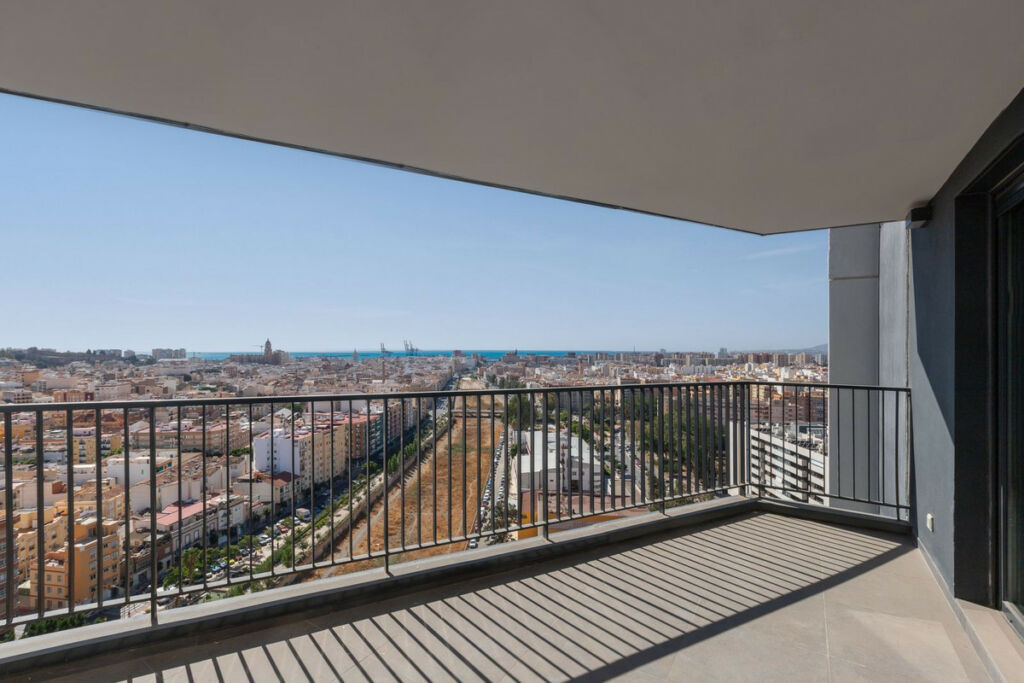 Middle Floor Apartment Málaga Centro Málaga - image 4