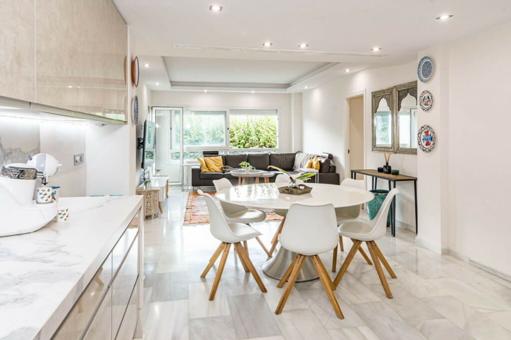 Ground Floor Apartment Puerto Banús Málaga - image 4