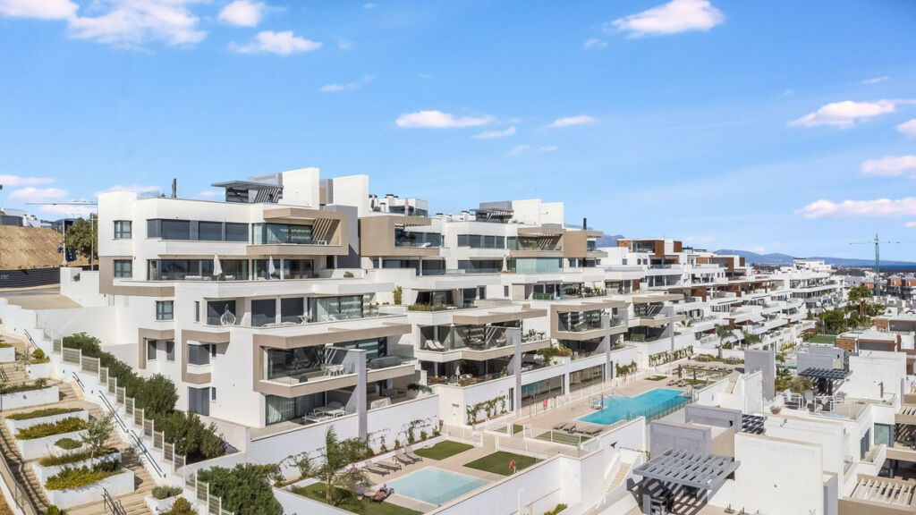 Top Floor Apartment Estepona Málaga - image 4