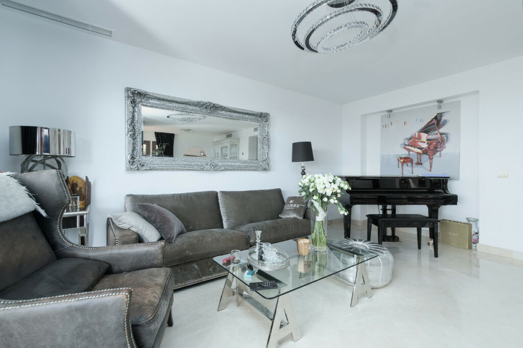 Townhouse Benahavís Málaga - image 4