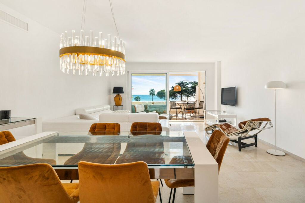 Middle Floor Apartment New Golden Mile Málaga - image 4