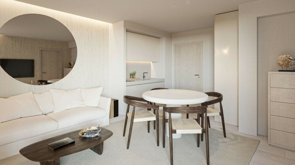 Middle Floor Apartment Estepona Málaga - image 4