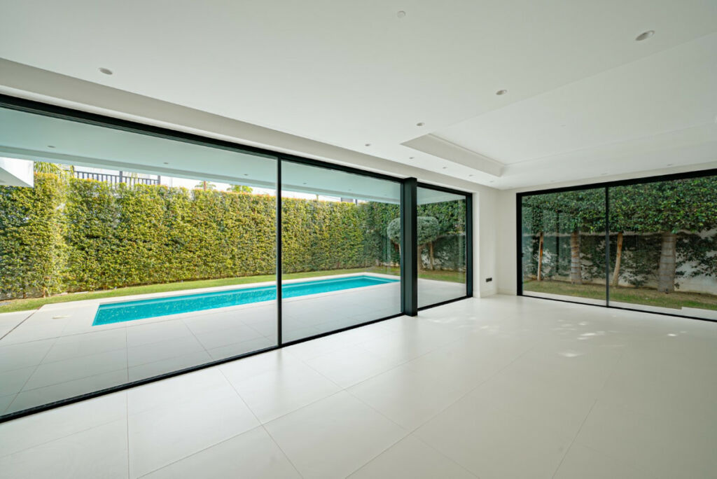 Detached Villa The Golden Mile Málaga - image 4