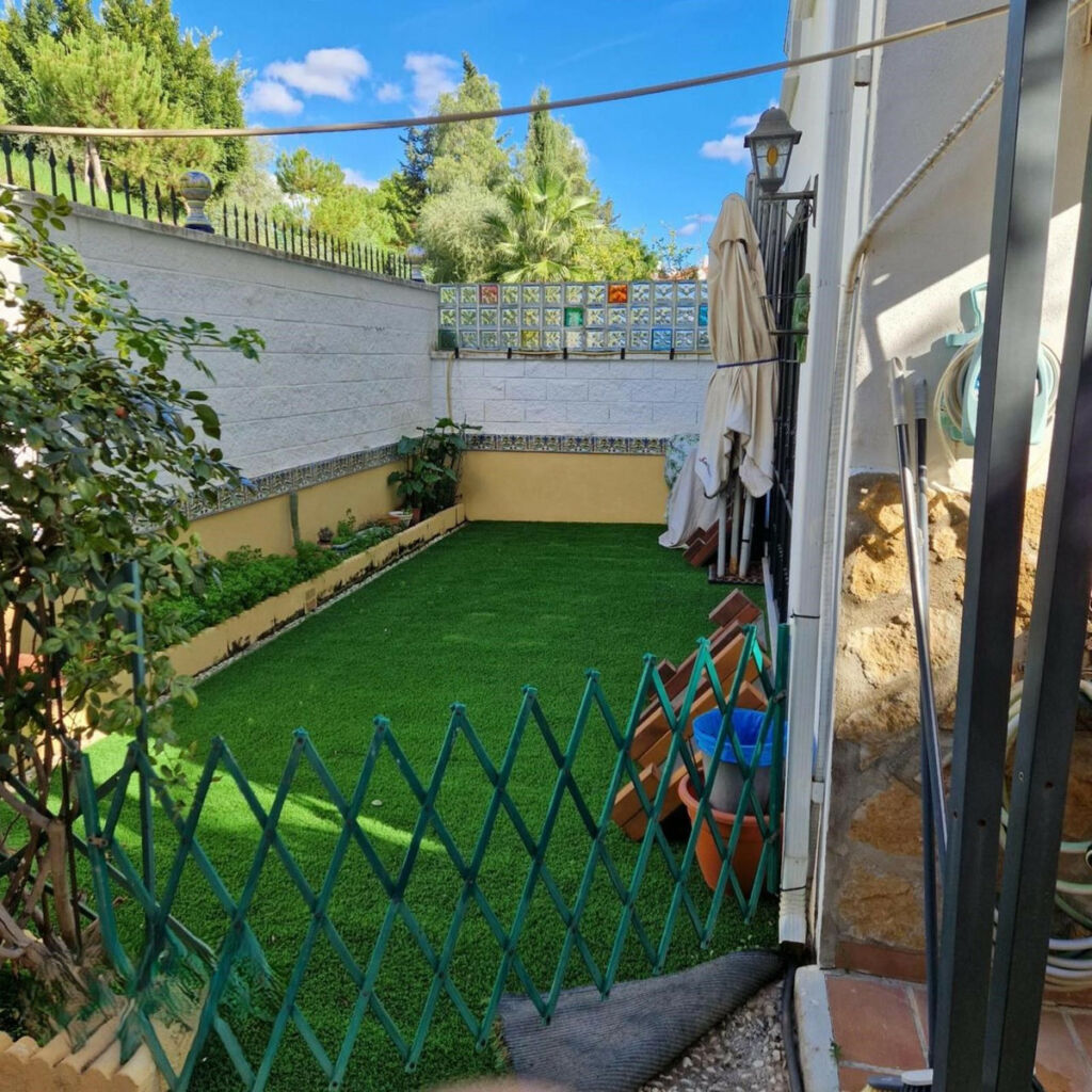 Townhouse Las Lagunas Málaga - image 4