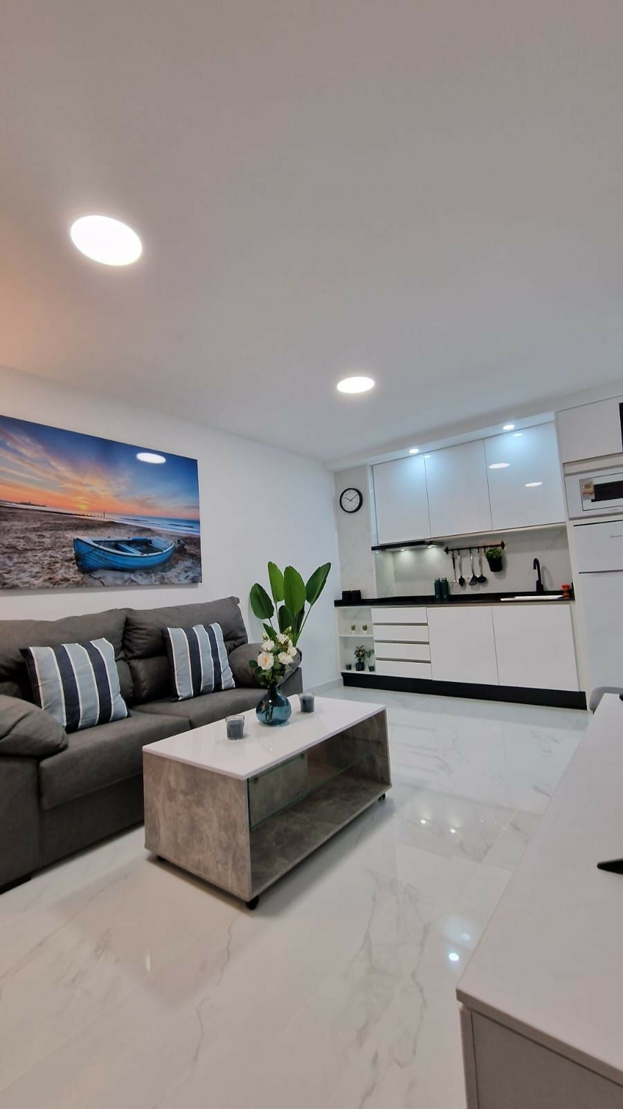 Middle Floor Apartment Fuengirola Málaga - image 4