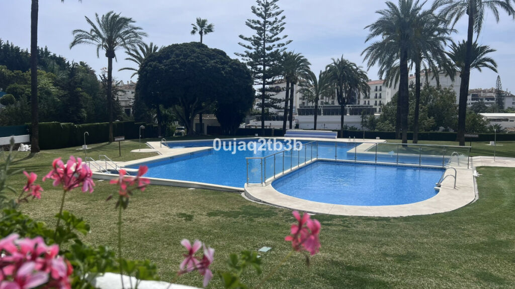 Duplex Nueva Andalucía Málaga - image 33