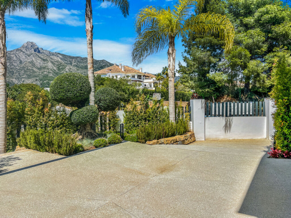 Detached Villa The Golden Mile Málaga - image 61