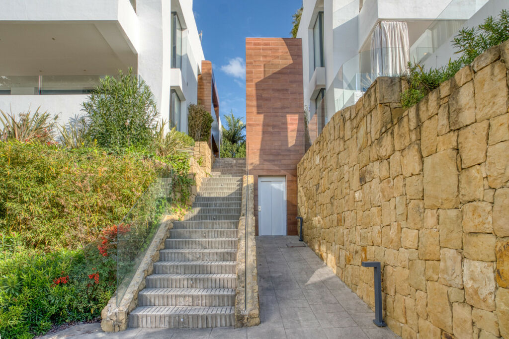 Ground Floor Apartment The Golden Mile Málaga - image 49