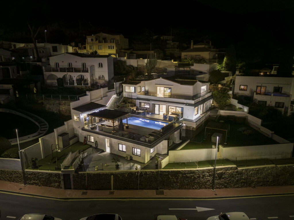 Detached Villa Benalmadena Málaga - image 9