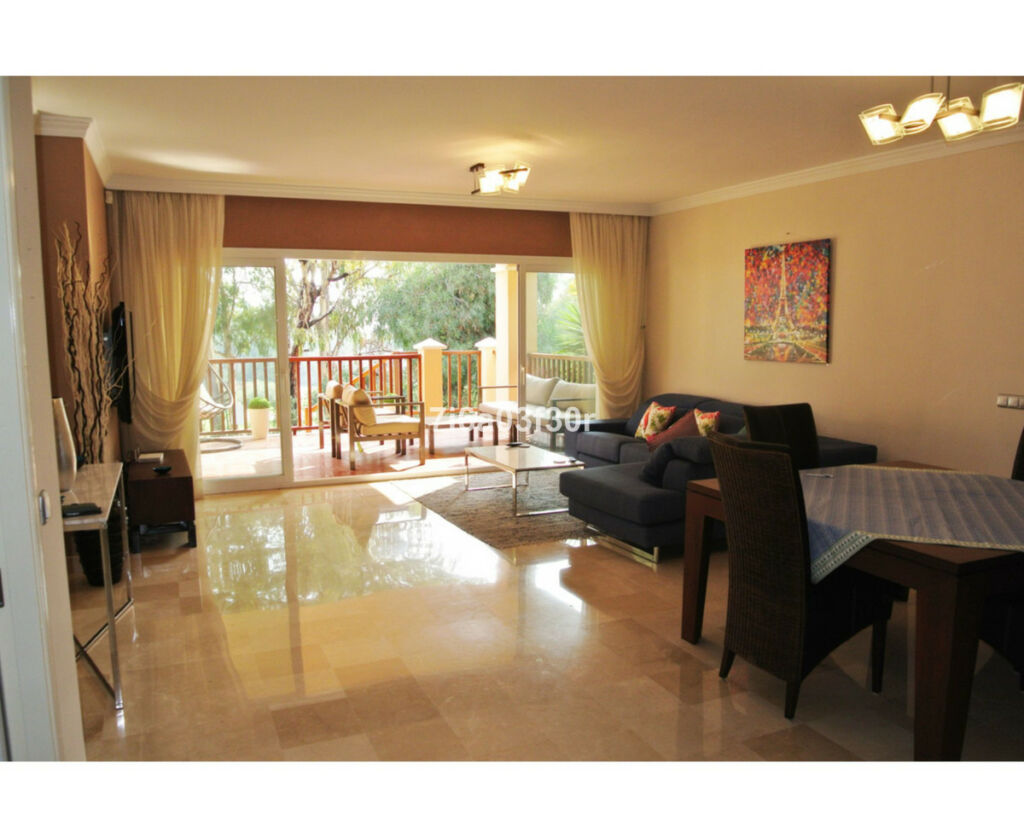 Ground Floor Apartment Atalaya Málaga - image 5