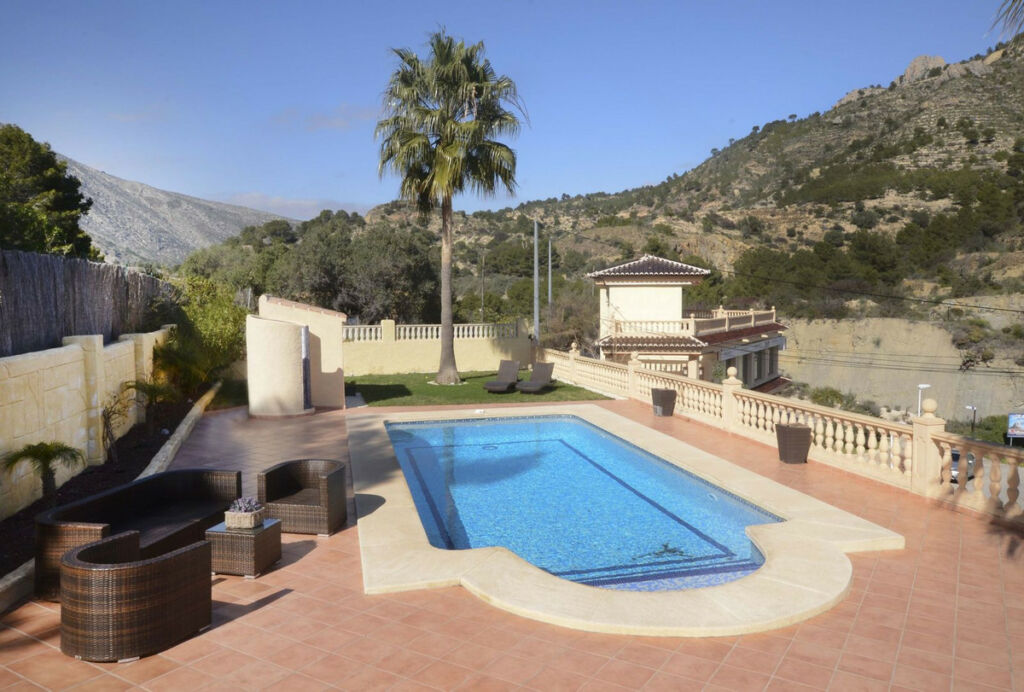 Detached Villa Calpe Alicante - image 5