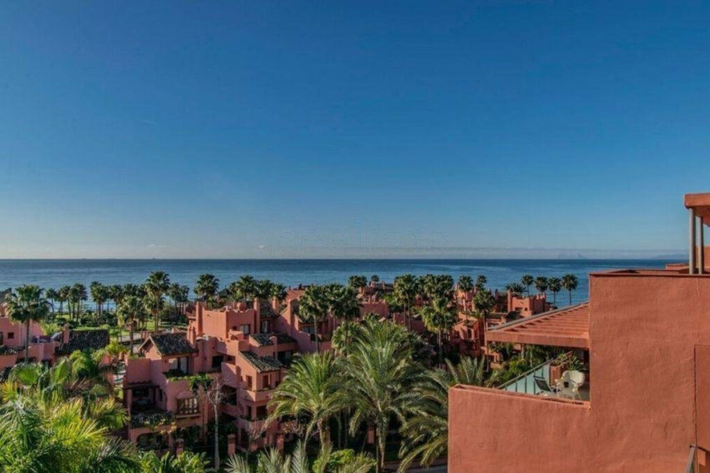 Penthouse Duplex Estepona Málaga - image 3