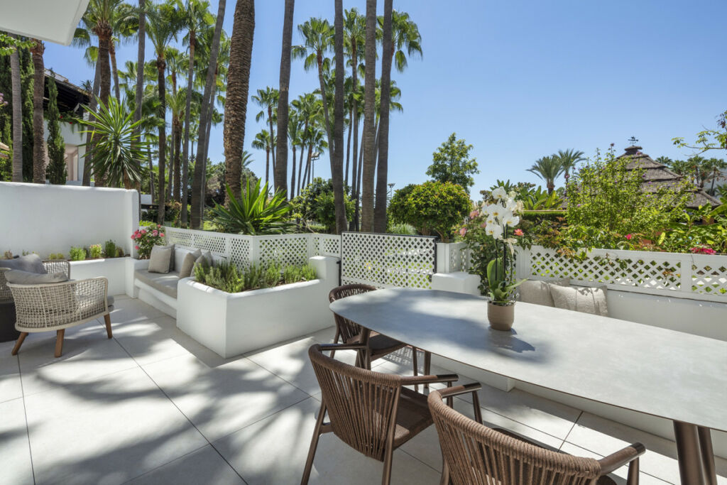Middle Floor Apartment The Golden Mile Málaga - image 5