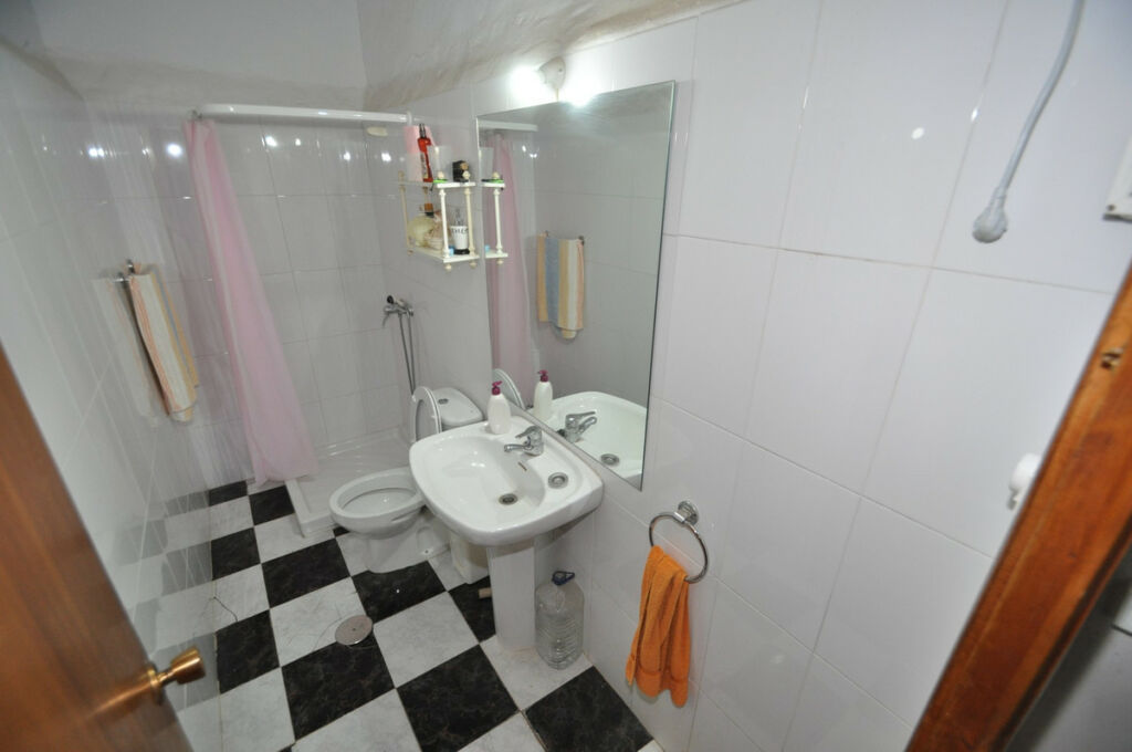 Townhouse Pinoso Alicante - image 5