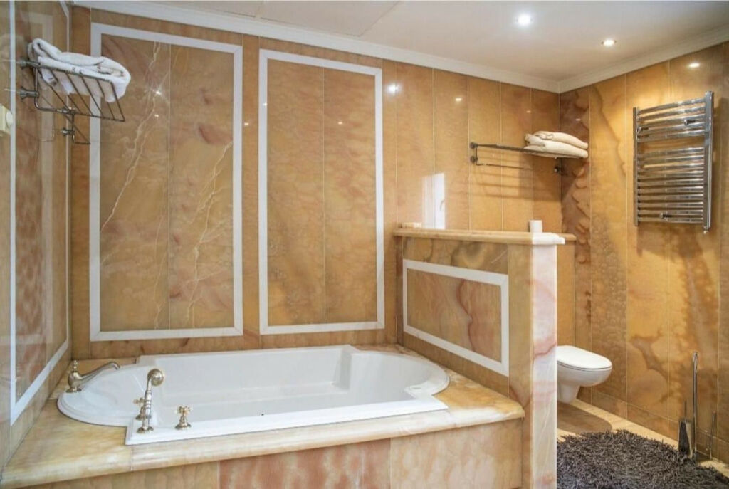 Ground Floor Apartment The Golden Mile Málaga - image 5
