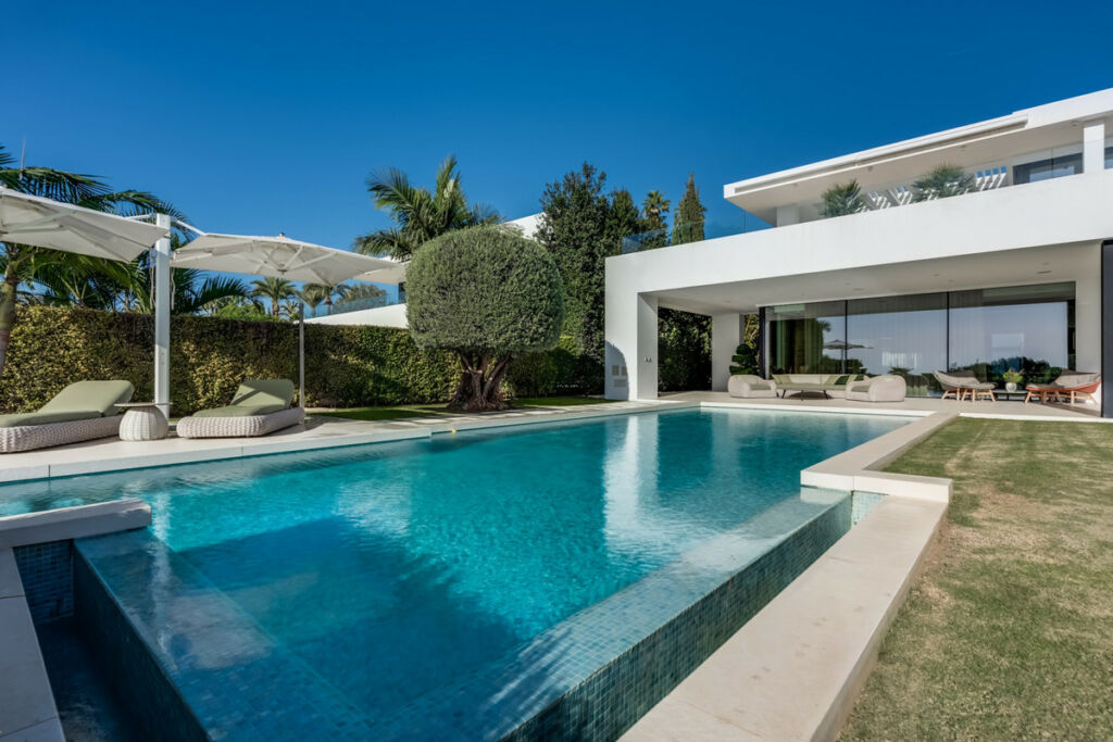 Detached Villa The Golden Mile Málaga - image 45