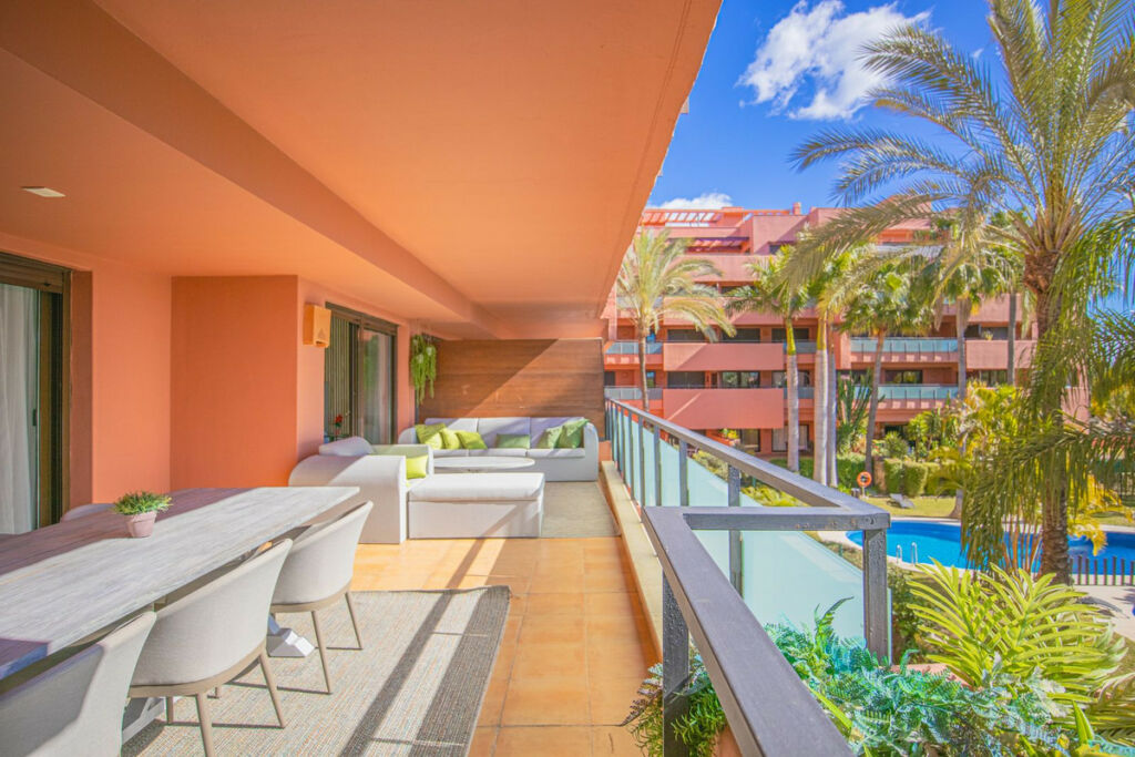 Middle Floor Apartment Estepona Málaga - image 51