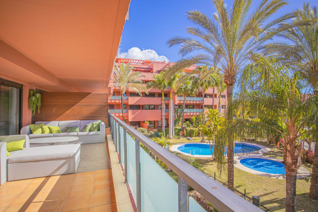 Middle Floor Apartment Estepona Málaga - image 52