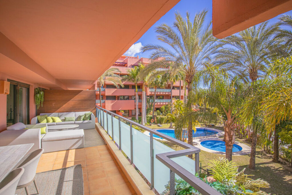 Middle Floor Apartment Estepona Málaga - image 55