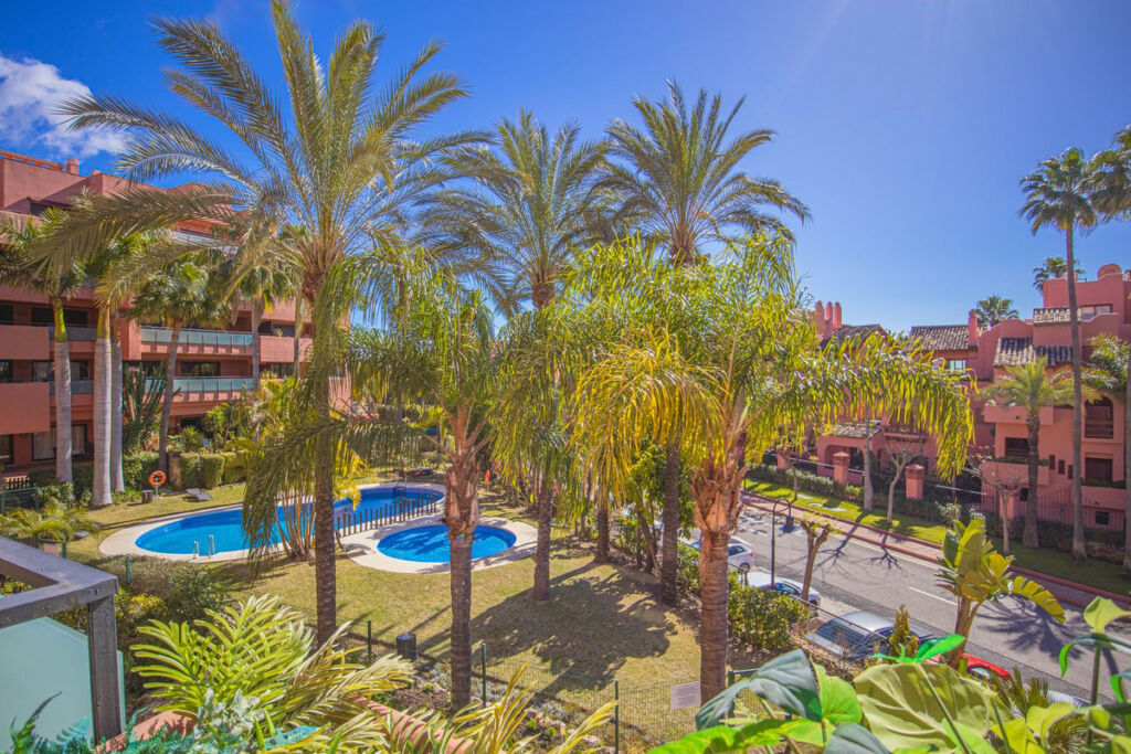 Middle Floor Apartment Estepona Málaga - image 56