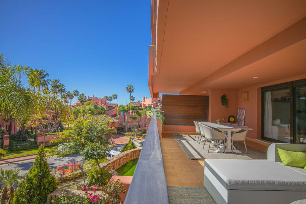 Middle Floor Apartment Estepona Málaga - image 57