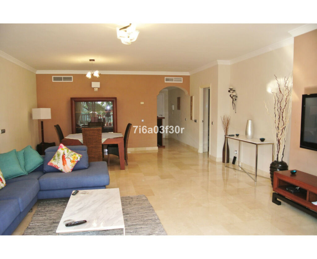 Ground Floor Apartment Atalaya Málaga - image 6