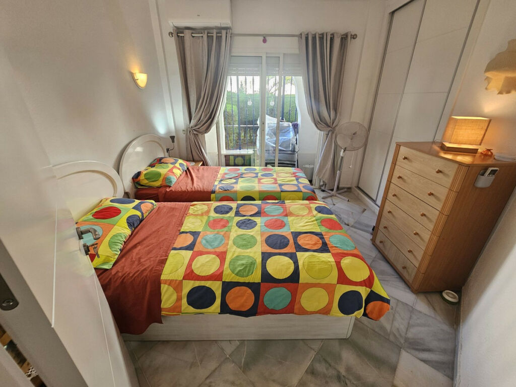 Ground Floor Apartment Calahonda Málaga - image 5
