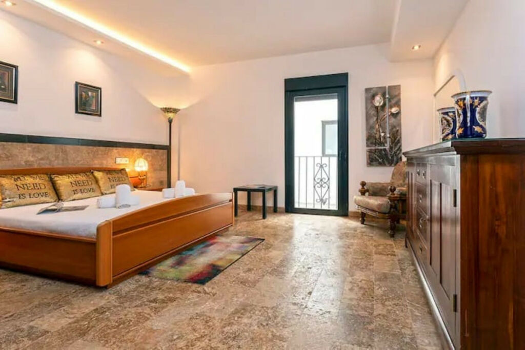 Middle Floor Apartment Puerto Banús Málaga - image 6