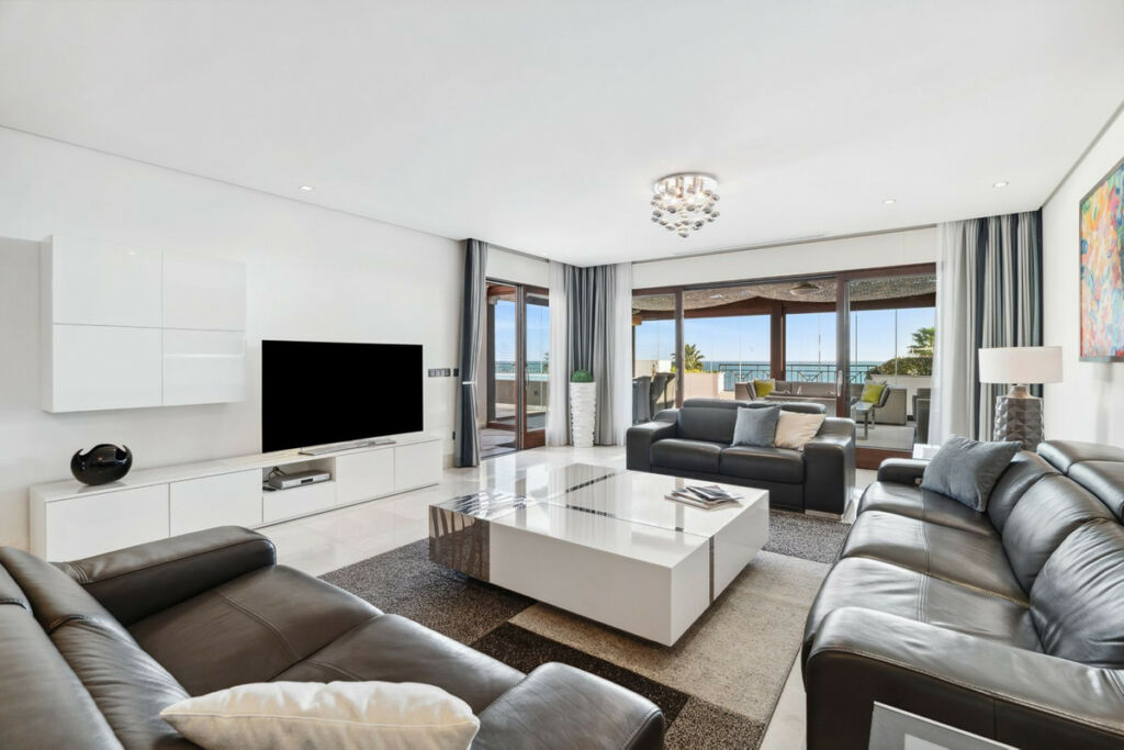 Penthouse Estepona Málaga - image 6