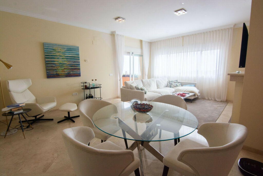 Middle Floor Apartment La Mairena Málaga - image 6