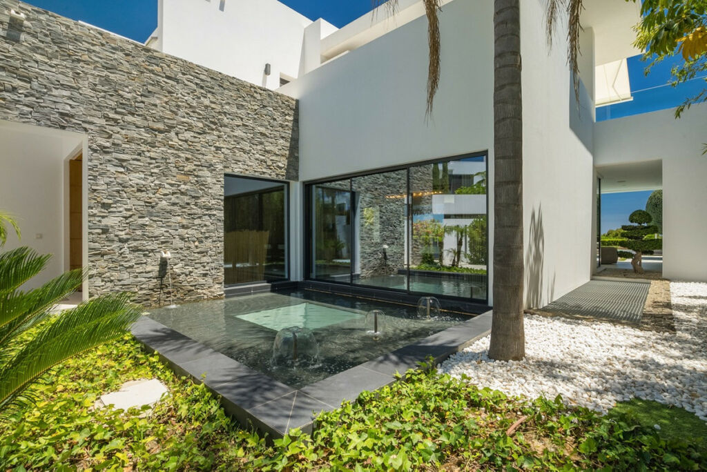 Detached Villa The Golden Mile Málaga - image 8