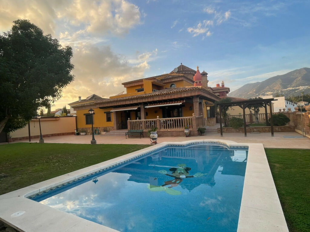 Detached Villa Mijas Costa Málaga - image 6