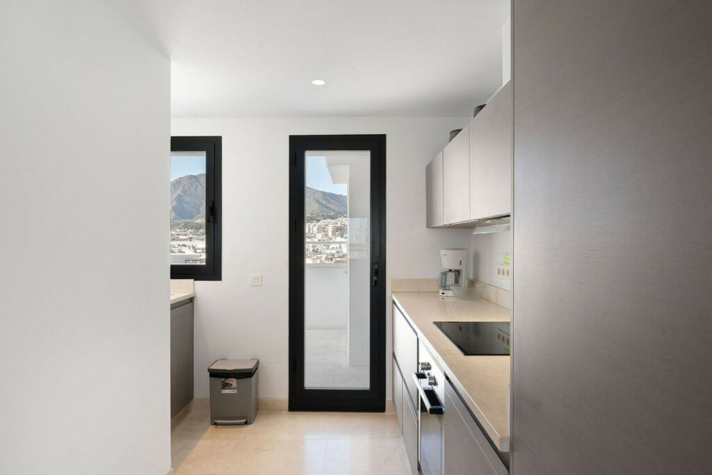 Penthouse Estepona Málaga - image 6