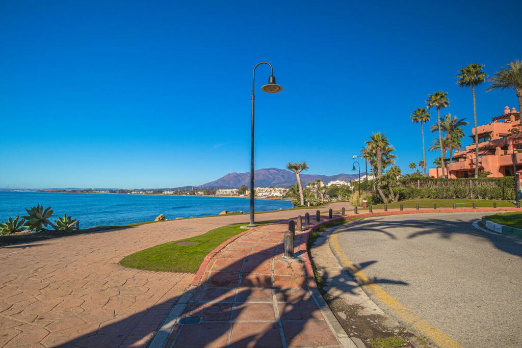 Middle Floor Apartment Estepona Málaga - image 62