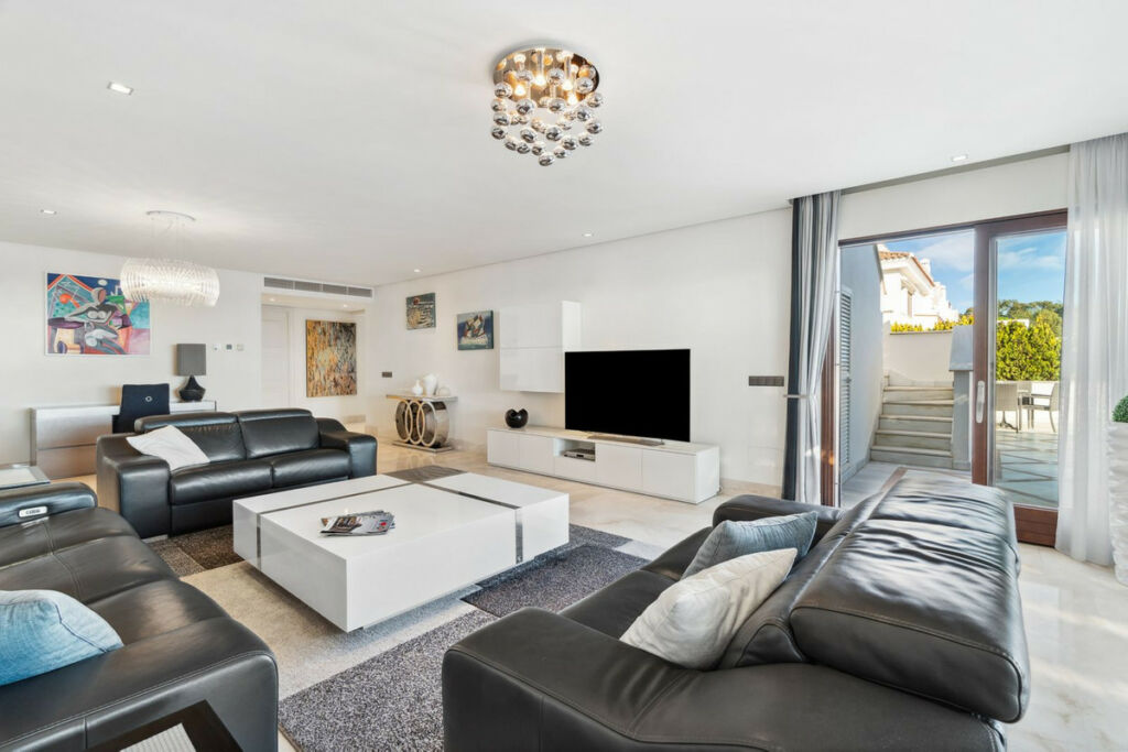 Penthouse Estepona Málaga - image 7