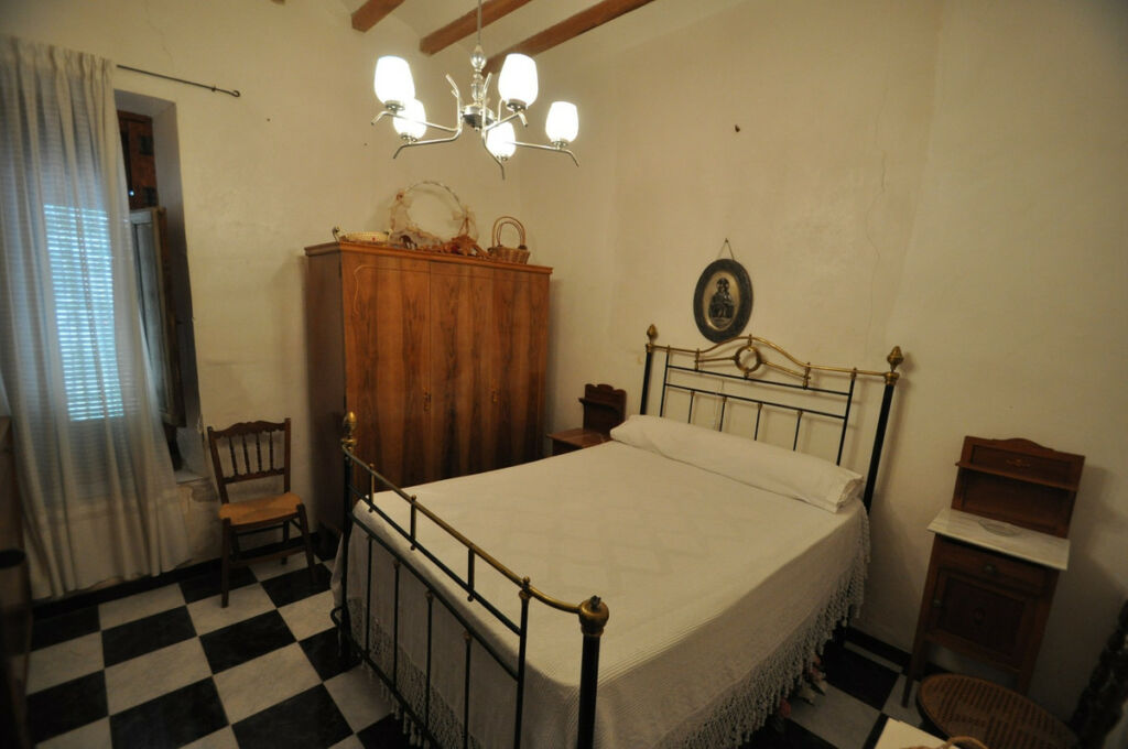 Townhouse Pinoso Alicante - image 7