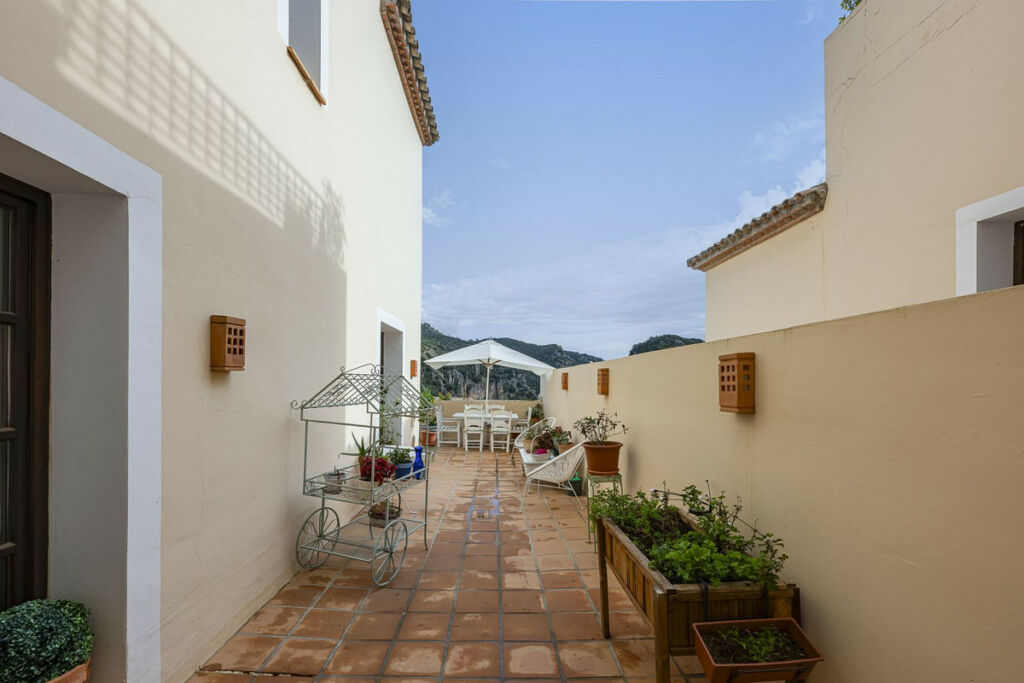 Semi-Detached House Benahavís Málaga - image 11