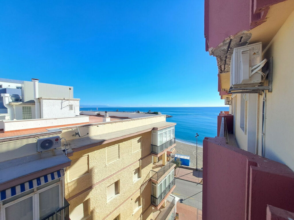 Middle Floor Apartment Fuengirola Málaga - image 7