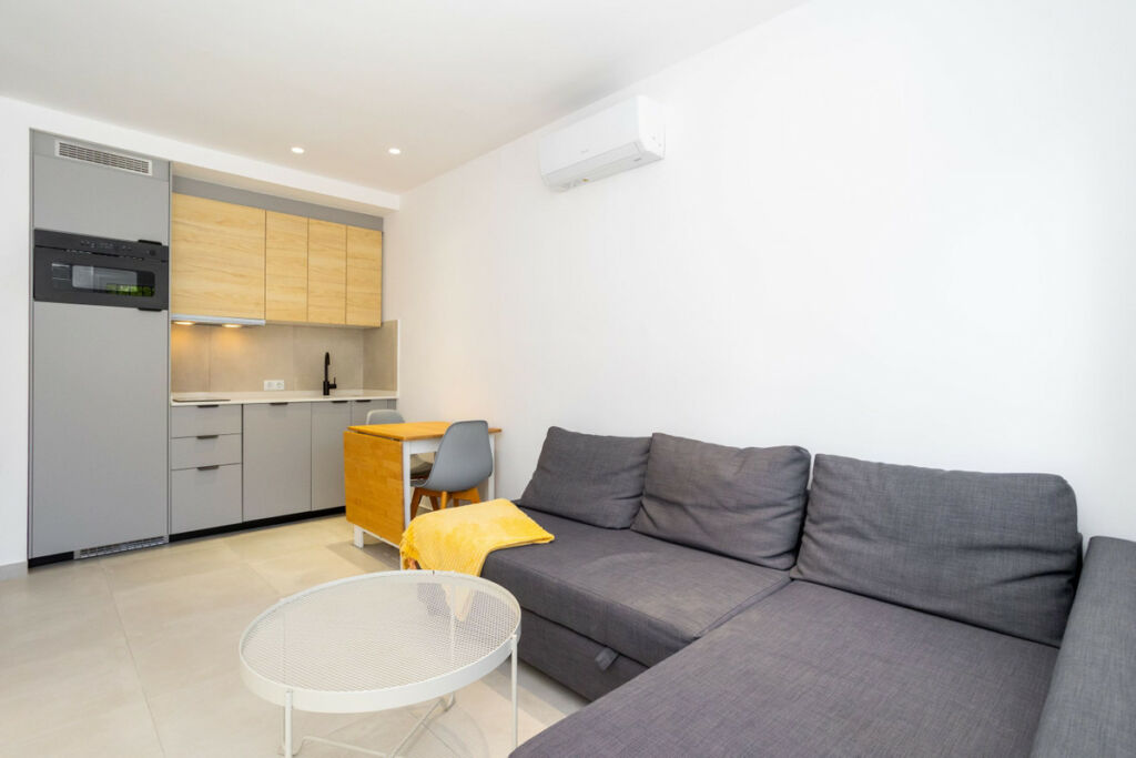 Townhouse Villamartin Alicante - image 8