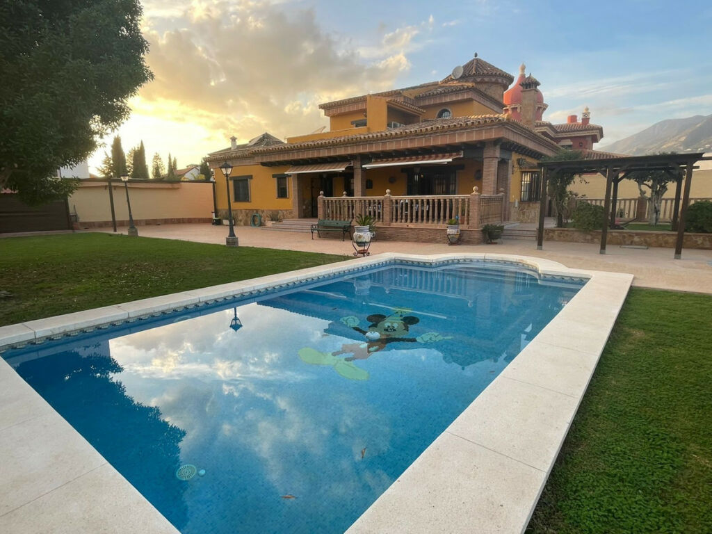 Detached Villa Mijas Costa Málaga - image 8