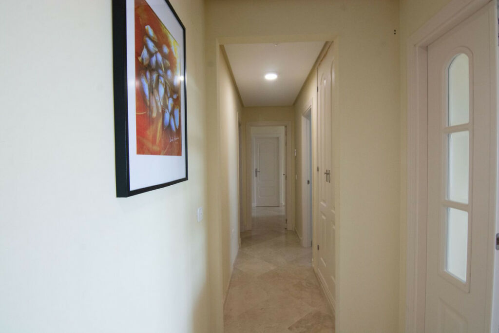 Middle Floor Apartment La Mairena Málaga - image 8